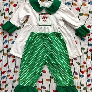 Mom&Me 3T Smocked Santa Set